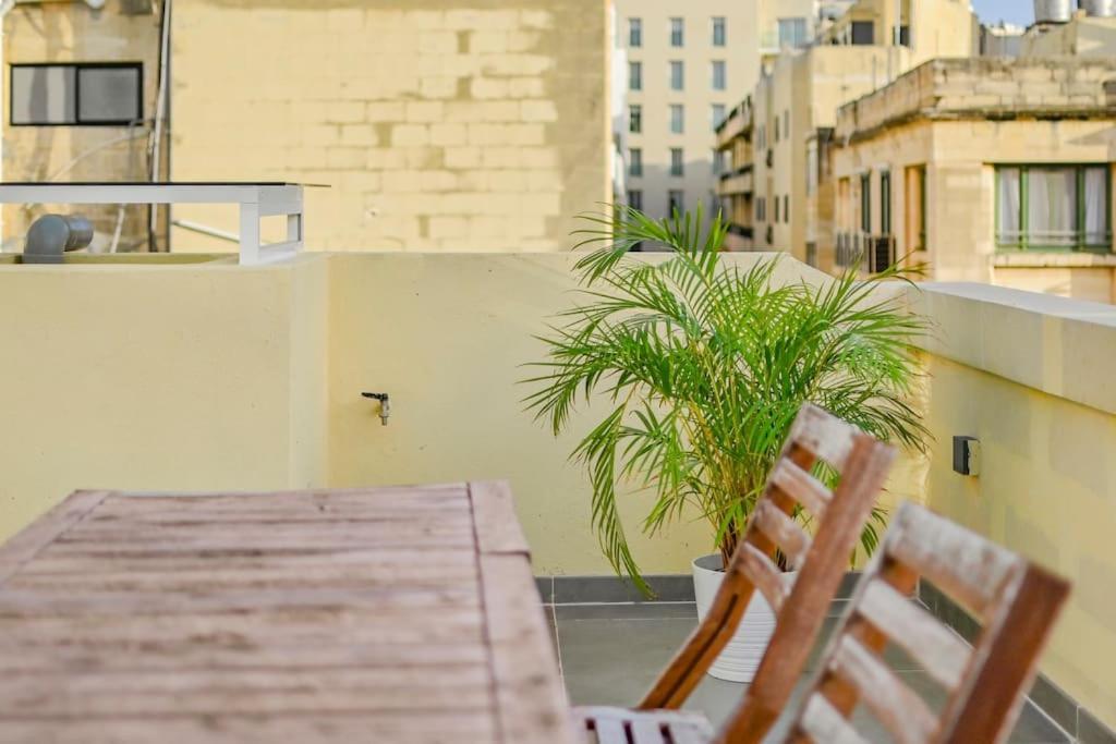 Unique 4 Bedroom Townhouse Off The * Sliema
