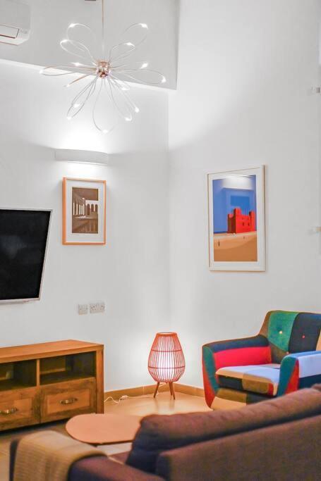 Unique 4 Bedroom Townhouse Off The Holiday home Sliema